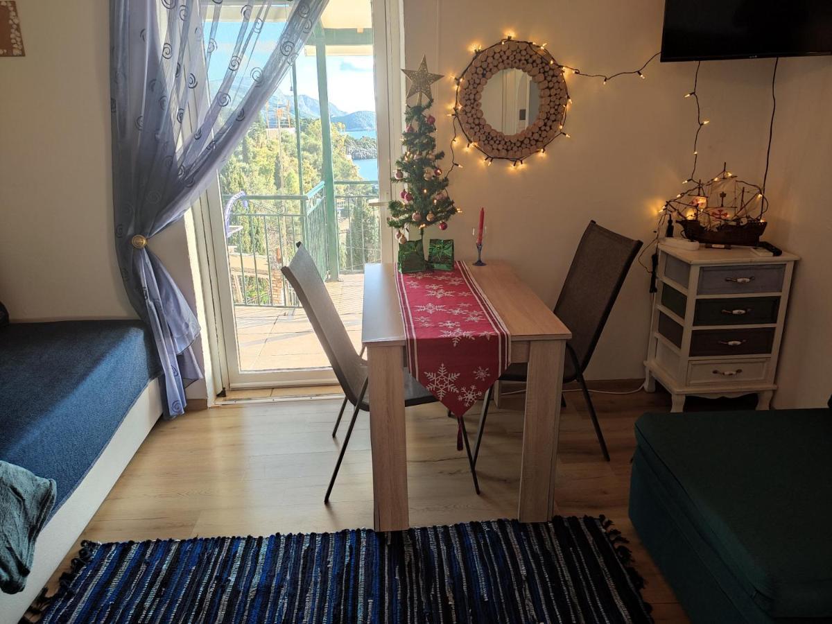 פאלאוקסטריצה Aliki Apartments מראה חיצוני תמונה