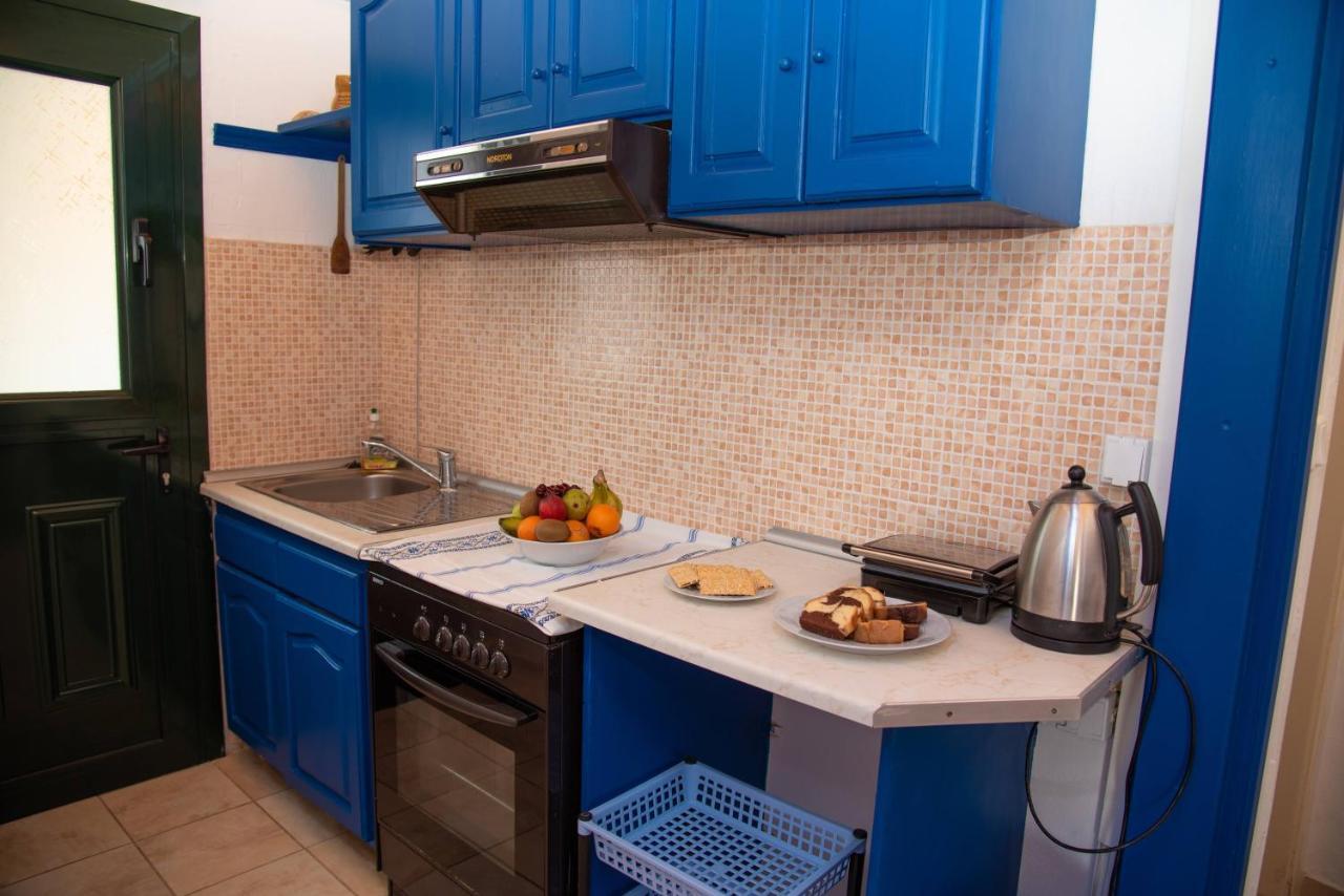 פאלאוקסטריצה Aliki Apartments מראה חיצוני תמונה