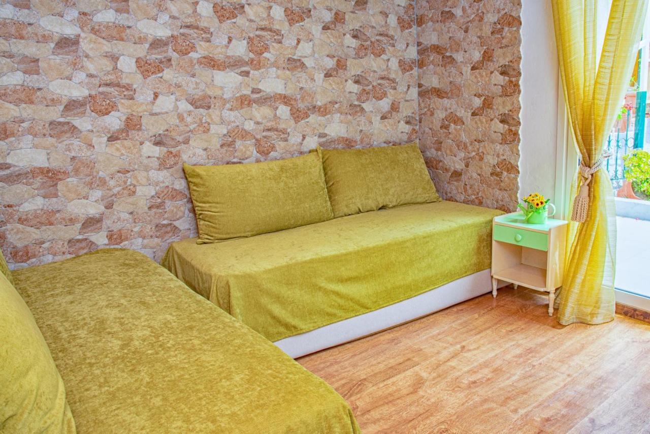 פאלאוקסטריצה Aliki Apartments מראה חיצוני תמונה