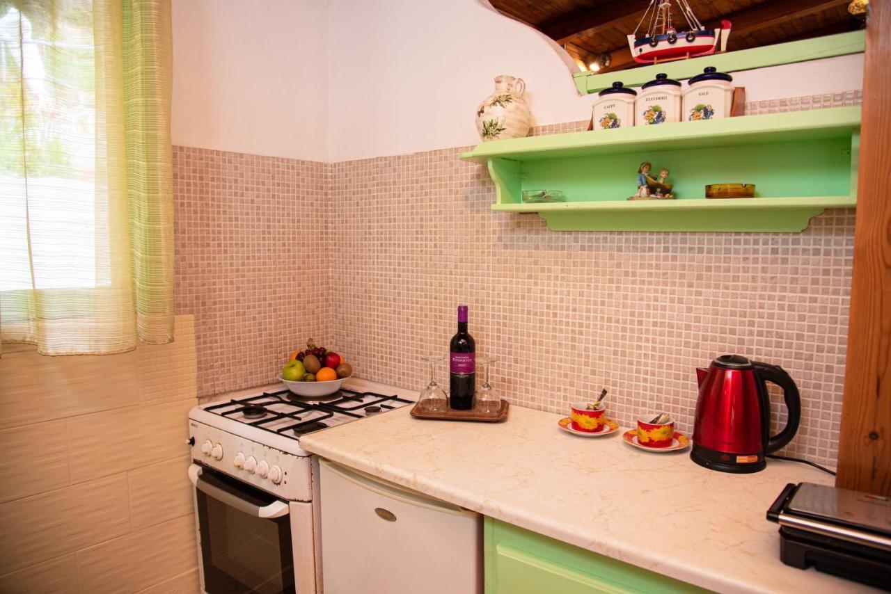 פאלאוקסטריצה Aliki Apartments מראה חיצוני תמונה
