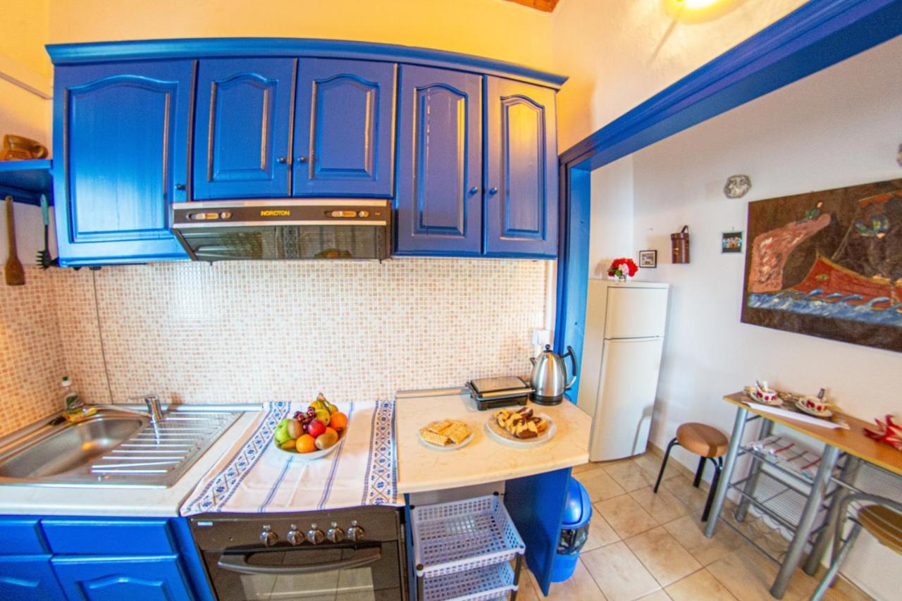 פאלאוקסטריצה Aliki Apartments מראה חיצוני תמונה